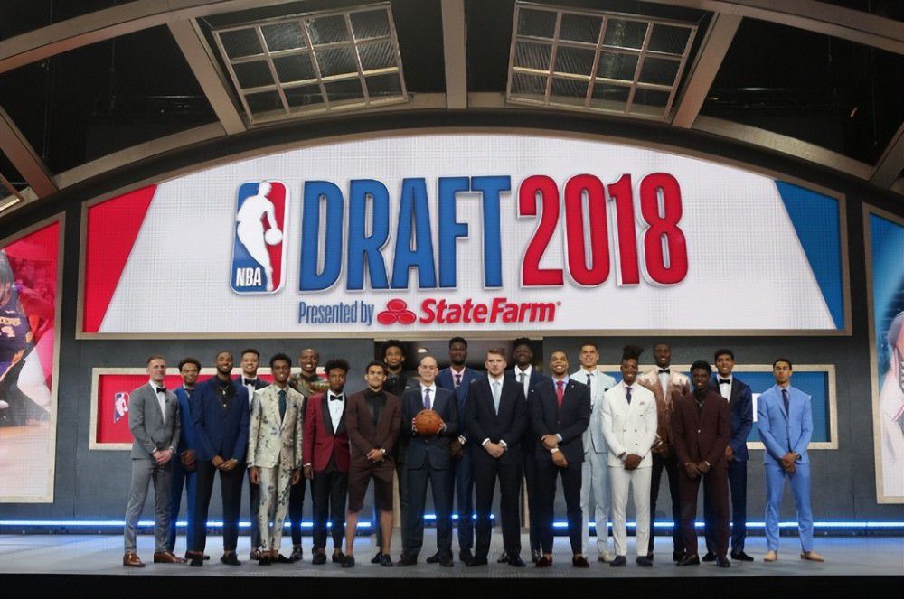 詹姆斯末节场均9.8分联盟第一 命中率竟高达64.4%正负值+85昨日NBA常规赛，湖人101-104不敌独行侠。